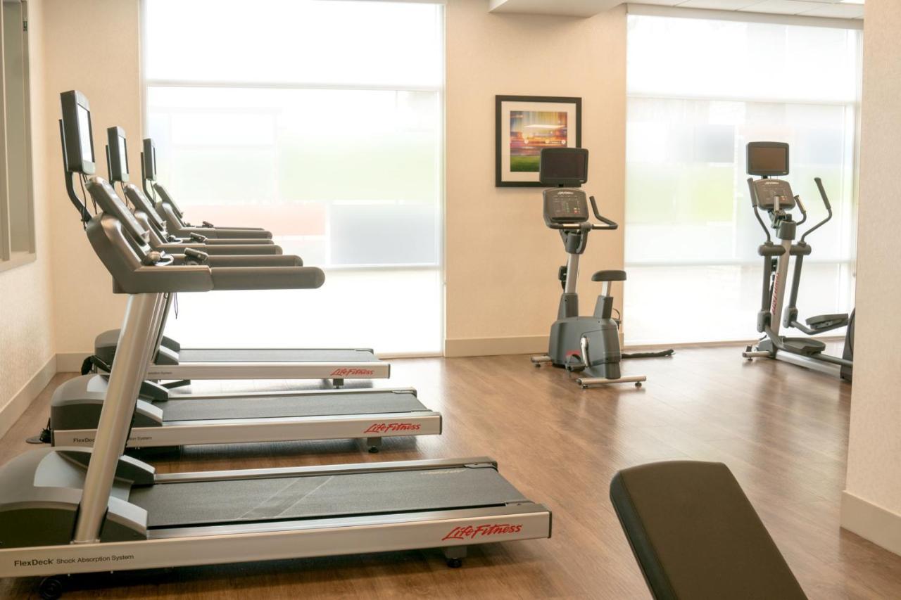 Holiday Inn Express & Suites - Brandon By Ihg Екстер'єр фото