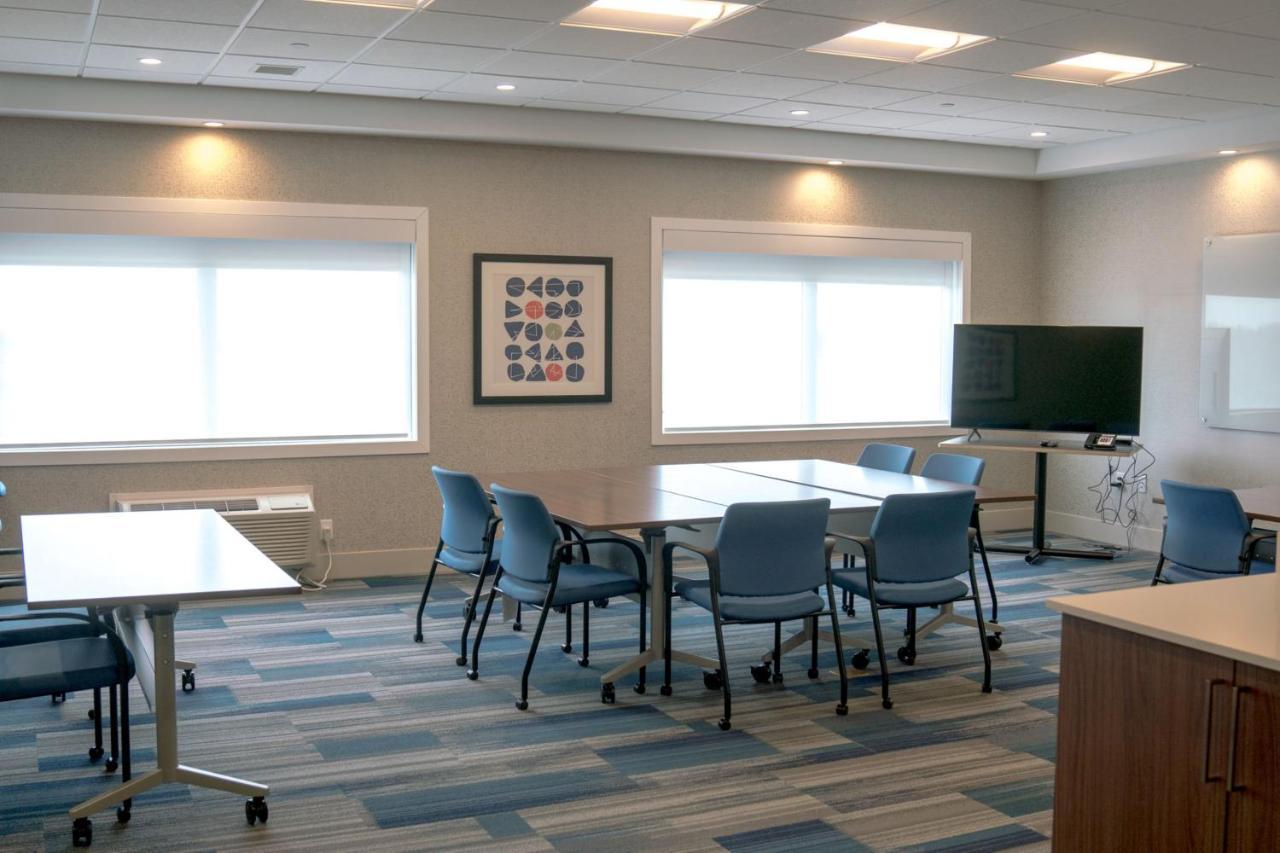 Holiday Inn Express & Suites - Brandon By Ihg Екстер'єр фото