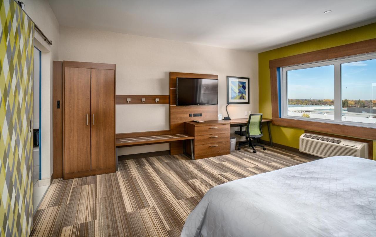 Holiday Inn Express & Suites - Brandon By Ihg Екстер'єр фото