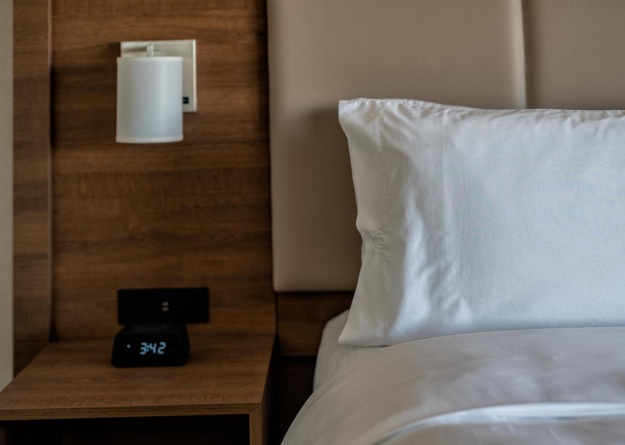Holiday Inn Express & Suites - Brandon By Ihg Екстер'єр фото
