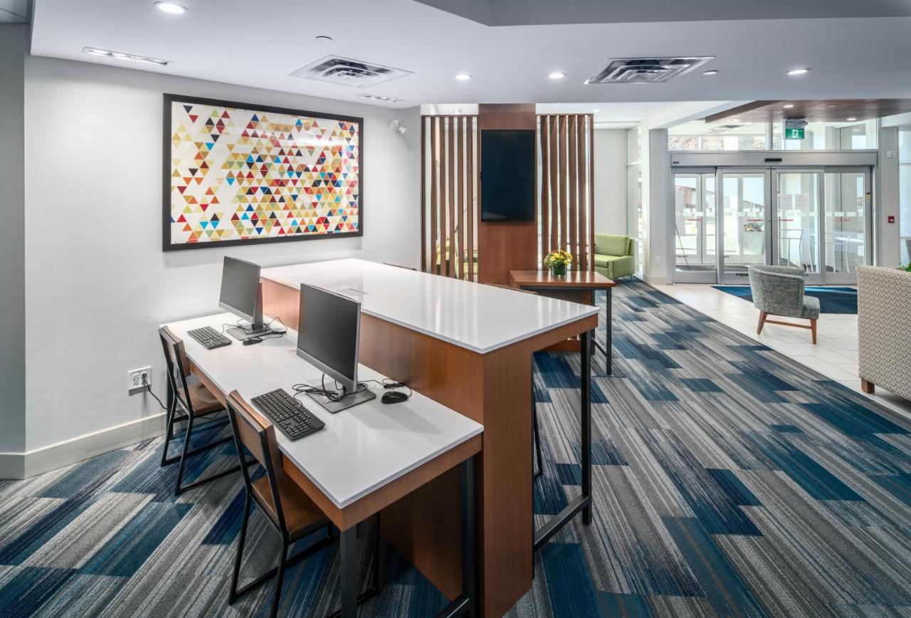 Holiday Inn Express & Suites - Brandon By Ihg Екстер'єр фото