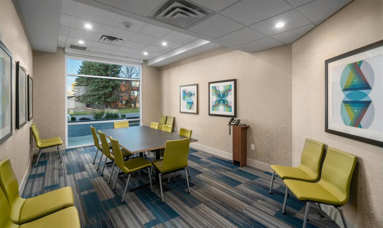 Holiday Inn Express & Suites - Brandon By Ihg Екстер'єр фото