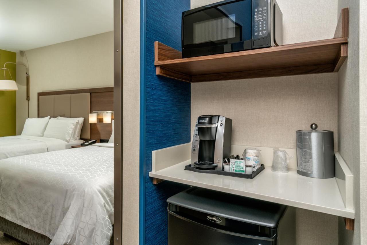 Holiday Inn Express & Suites - Brandon By Ihg Екстер'єр фото