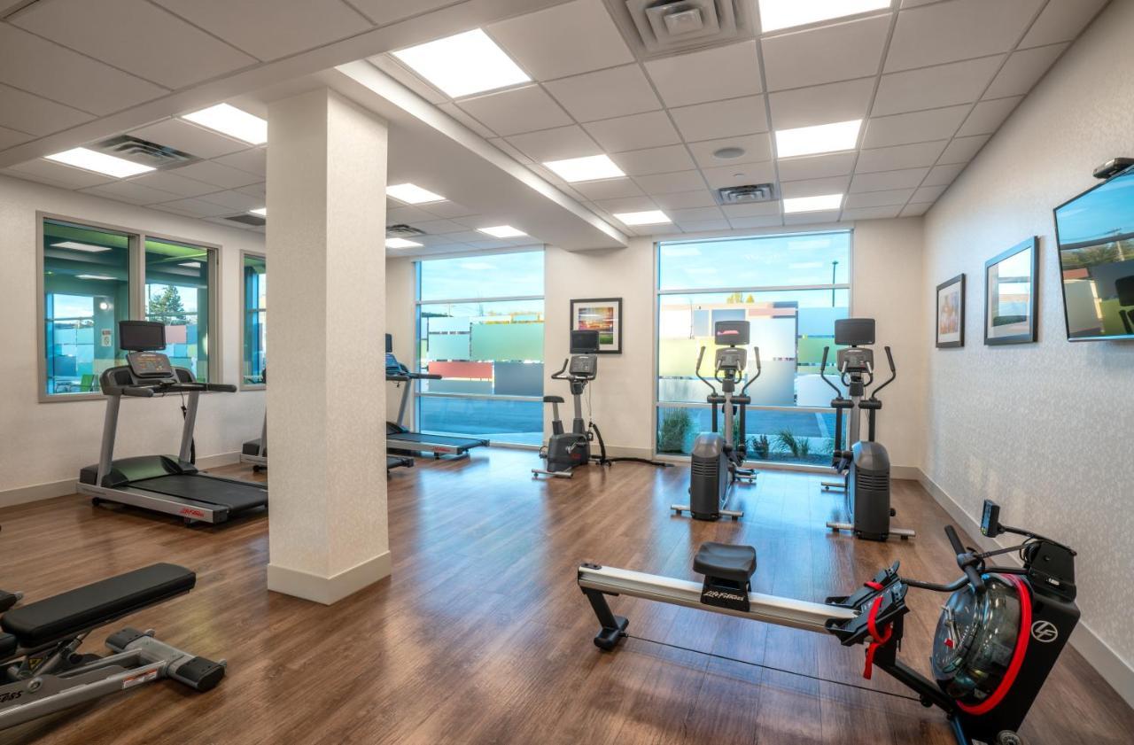 Holiday Inn Express & Suites - Brandon By Ihg Екстер'єр фото