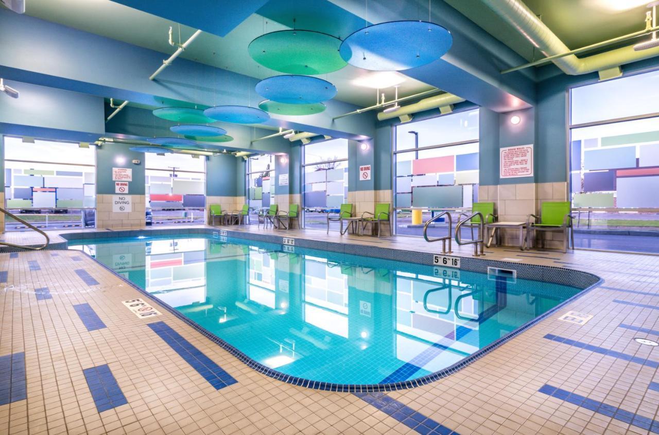 Holiday Inn Express & Suites - Brandon By Ihg Екстер'єр фото