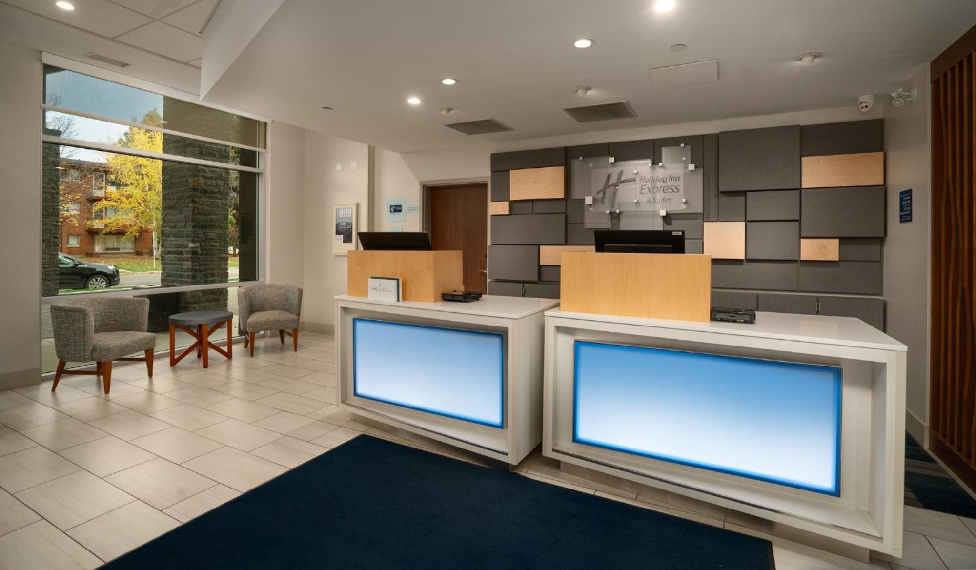 Holiday Inn Express & Suites - Brandon By Ihg Екстер'єр фото